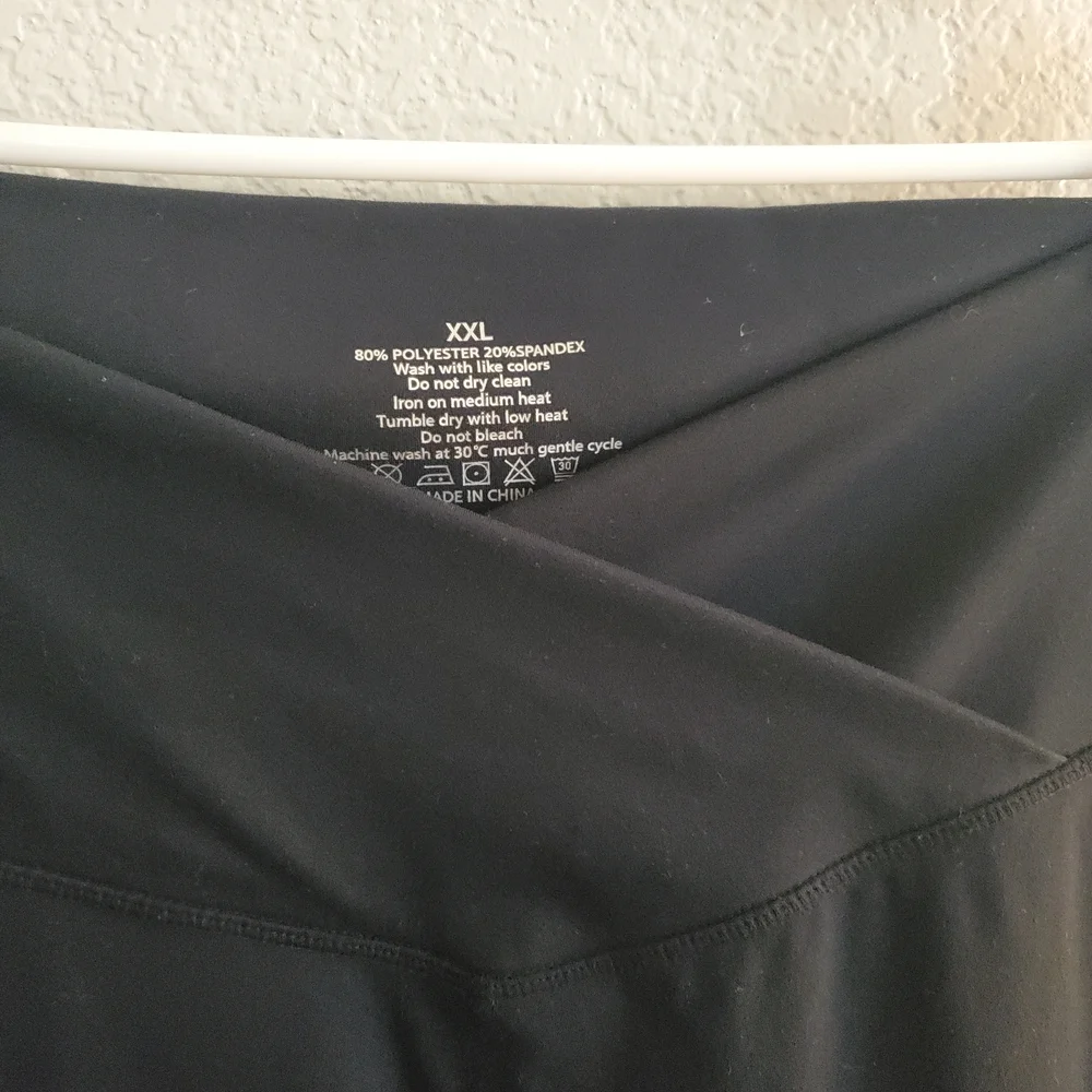 Women's Black Leggings - Picture 12 of 12
